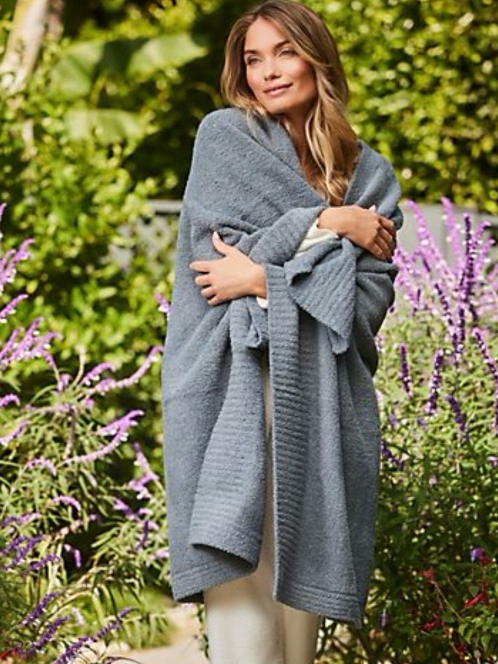 Barefoot Dreams CozyChic Stacked Rib Border Blanket in Carbon Black - Picture 8 of 9